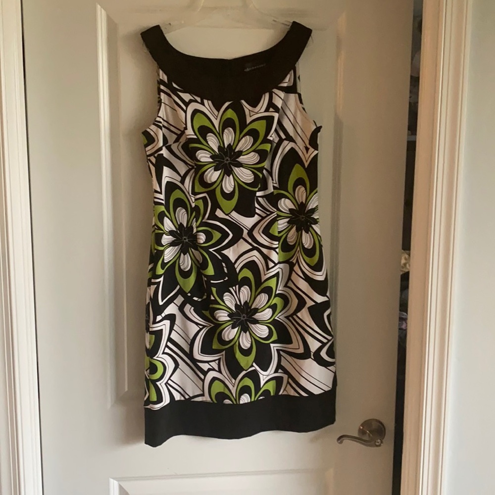 Connected dress. Excellent condition.